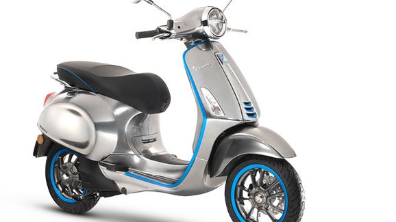 Vosa tiše bzučí. Elektrická Vespa míří do výroby