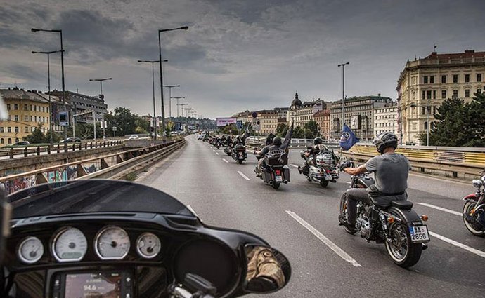 Prahu čekají několikadenní uzavírky kvůli výročí Harley-Davidson