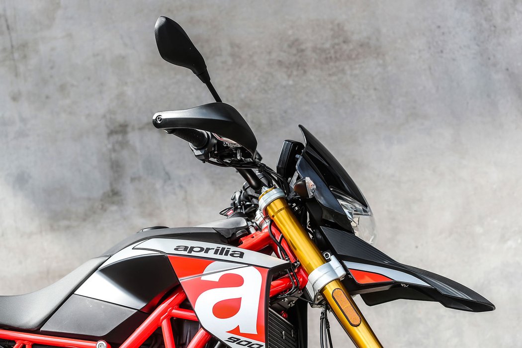 Aprilia Dorsoduro 900