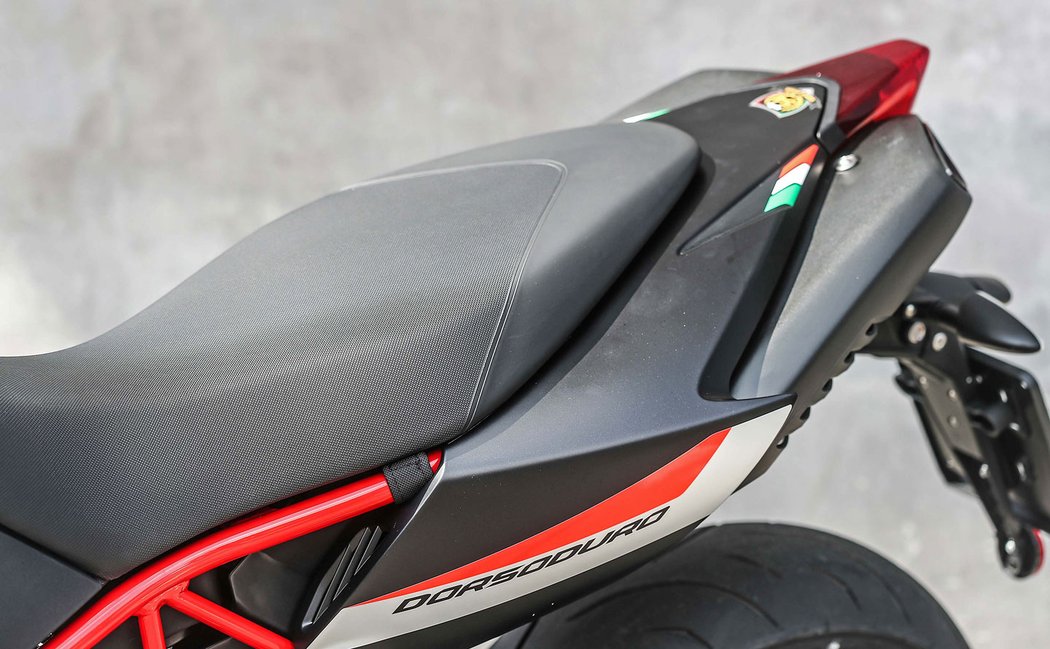 Aprilia Dorsoduro 900