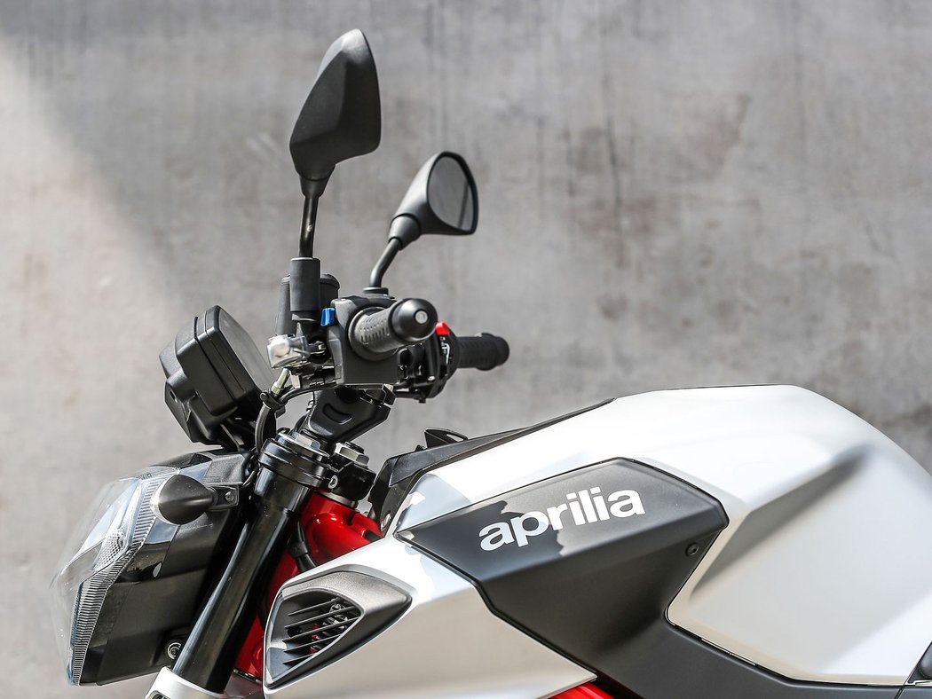 Aprilia Shiver 900