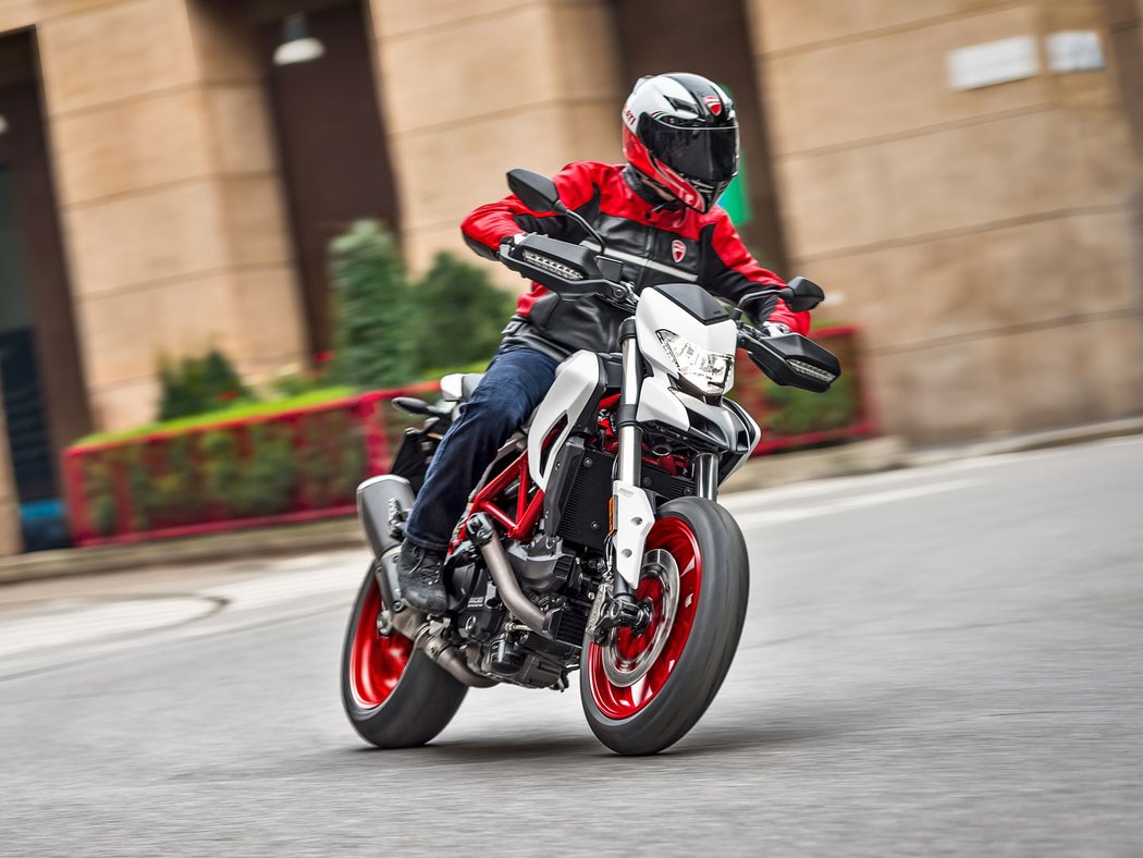 Ducati Hypermotard 939