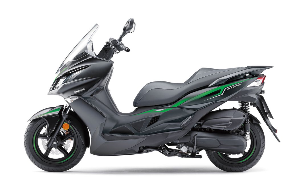 Kawasaki lehce osvěžila skútry J125 a J300