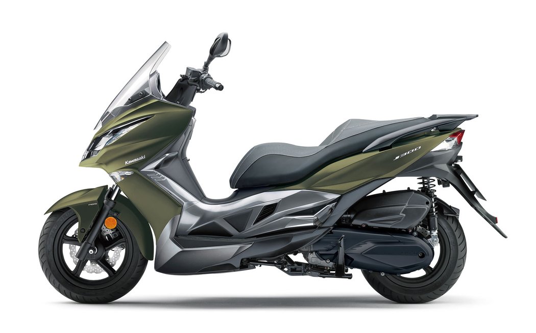 Kawasaki lehce osvěžila skútry J125 a J300