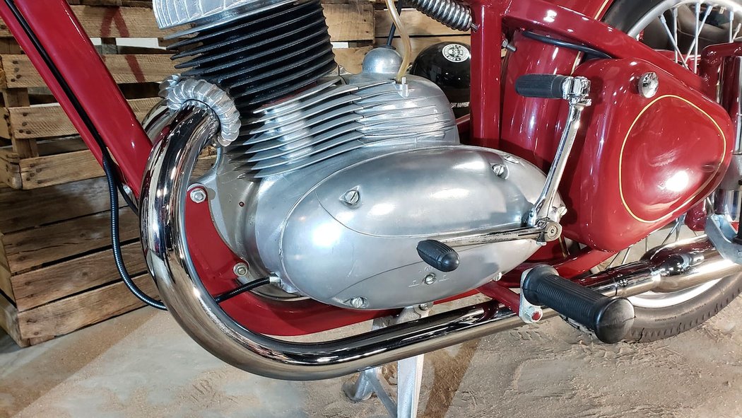 Jawa 250 typ 11 (1948)