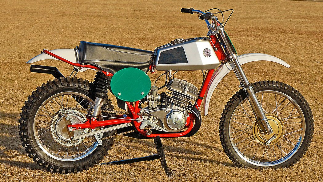 ČZ 250 typ 980 (1975 – Falta replica)