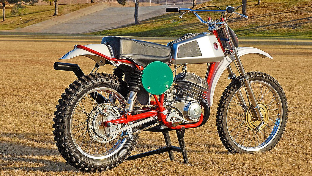 ČZ 250 typ 980 (1975 – Falta replica)