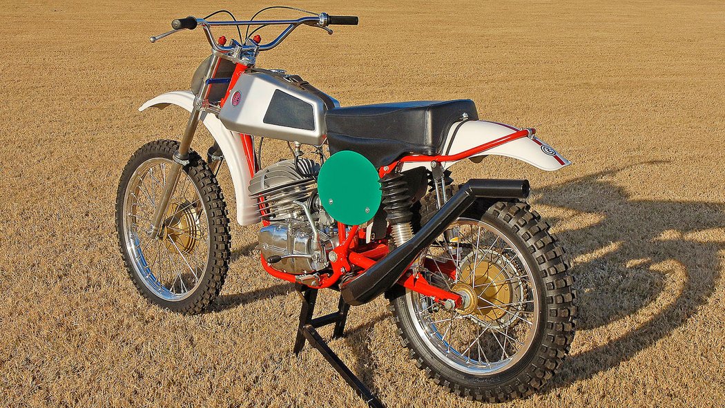 ČZ 250 typ 980 (1975 – Falta replica)