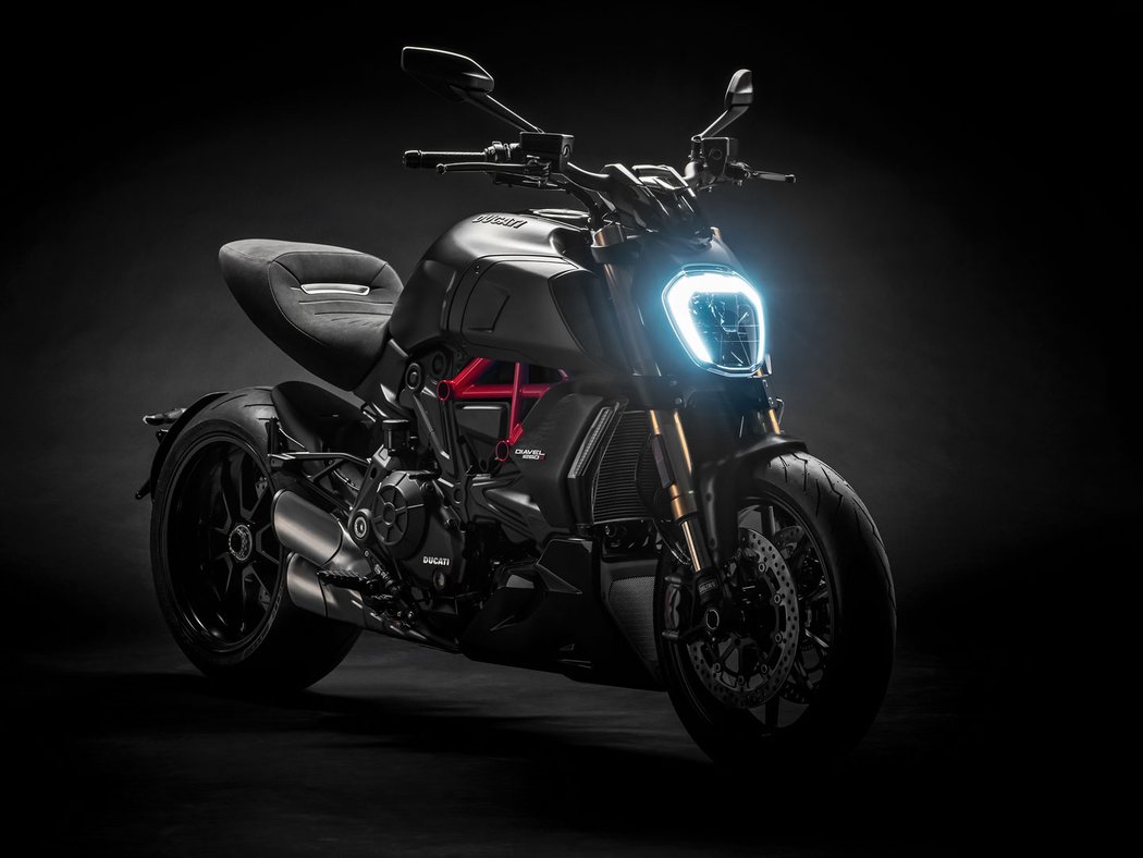 Ducati Diavel 1260 a 1260 S