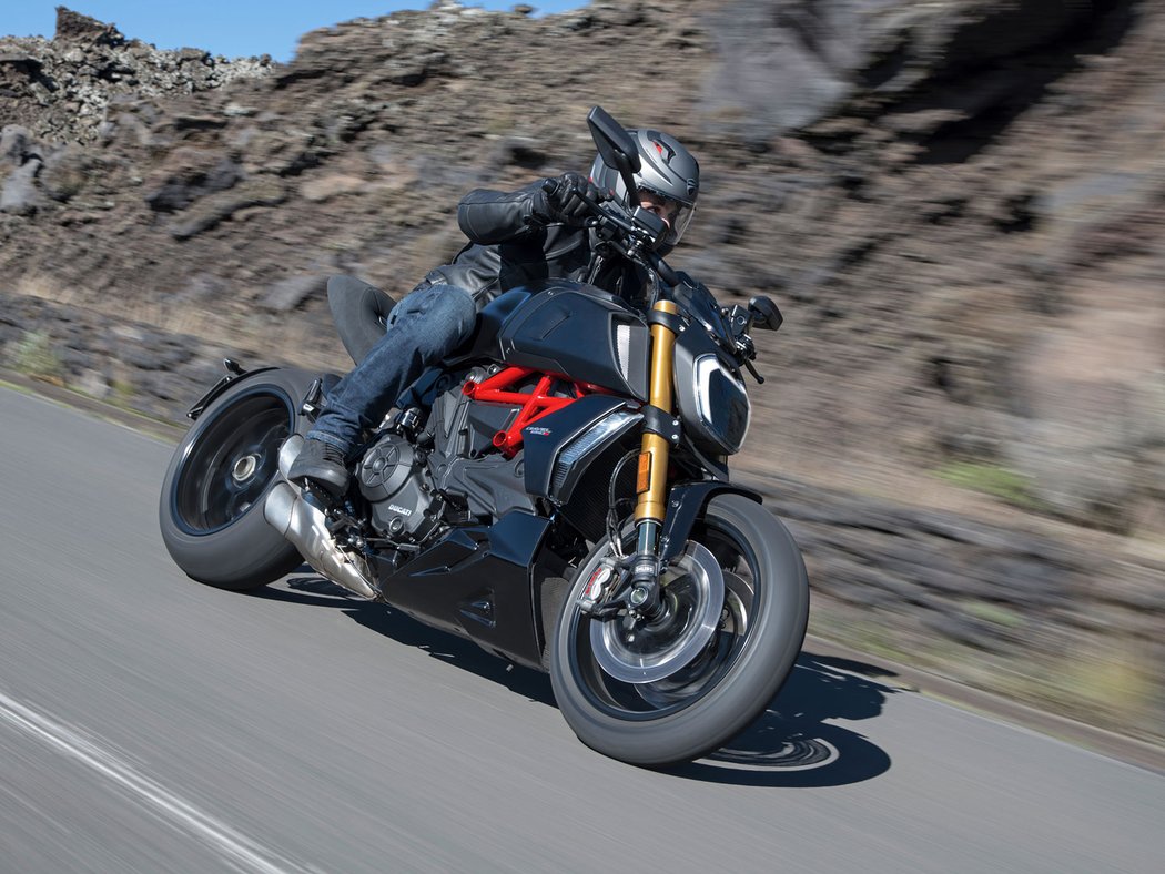 Ducati Diavel 1260 a 1260 S