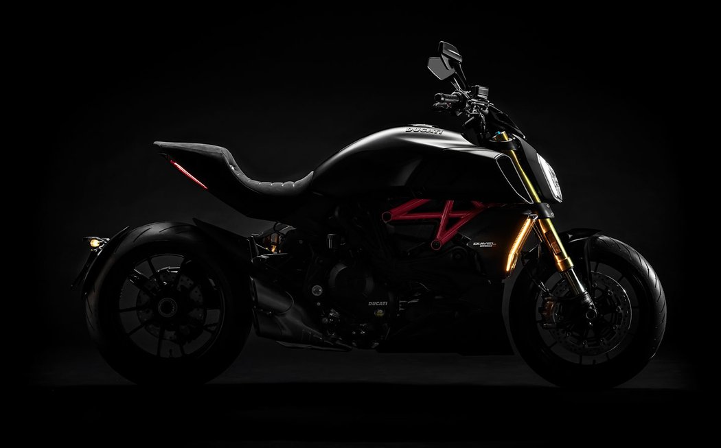 Ducati Diavel 1260 a 1260 S