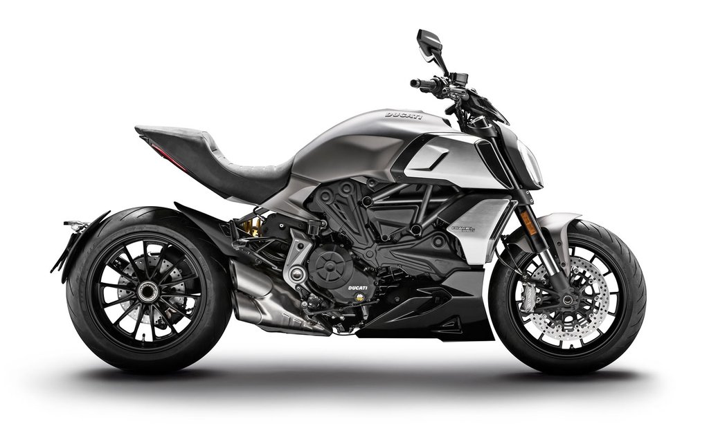 Ducati Diavel 1260 a 1260 S