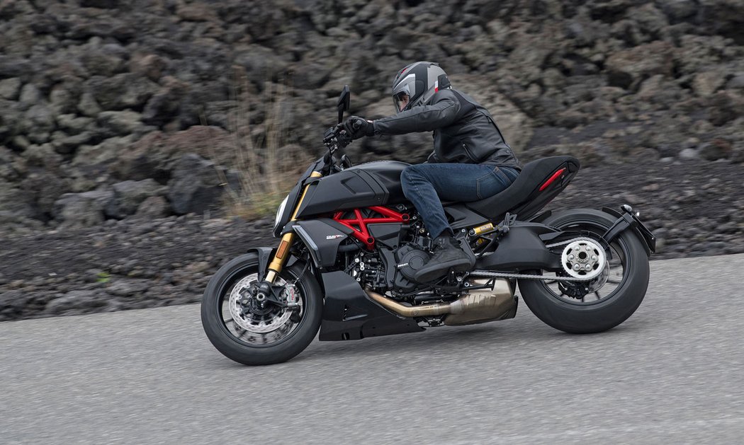 Ducati Diavel 1260 a 1260 S