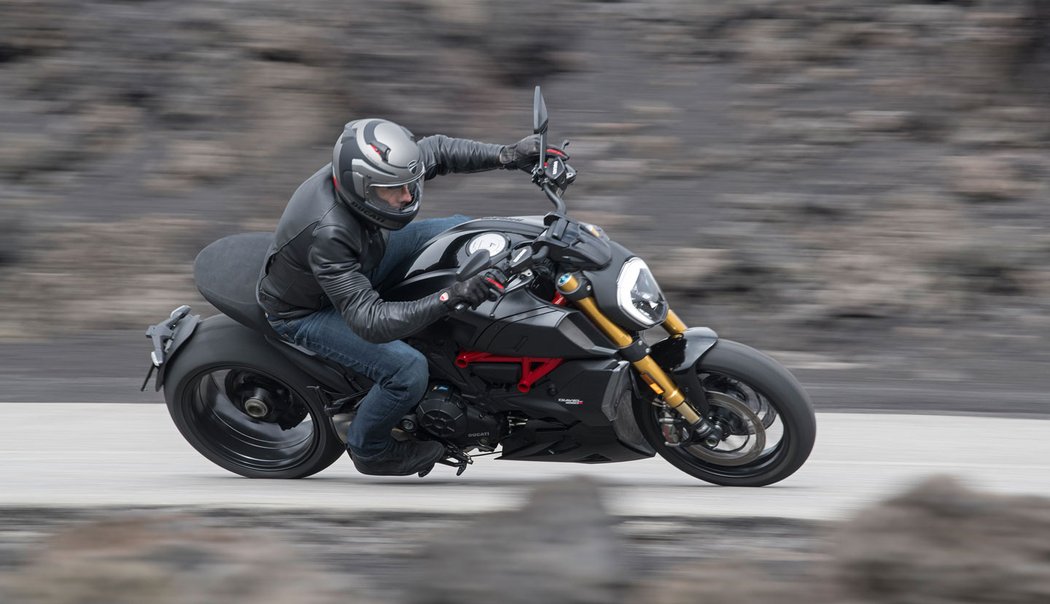 Ducati Diavel 1260 a 1260 S