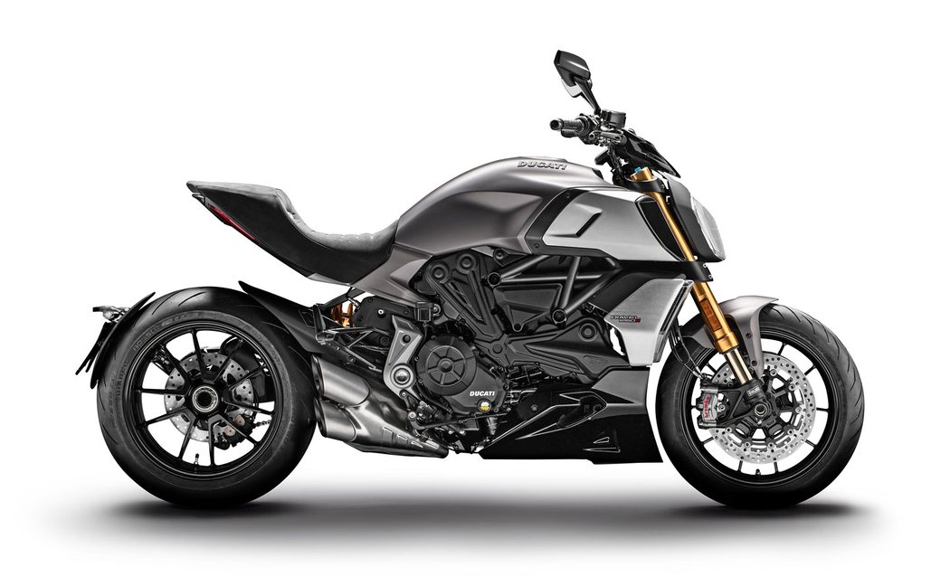 Ducati Diavel 1260 a 1260 S