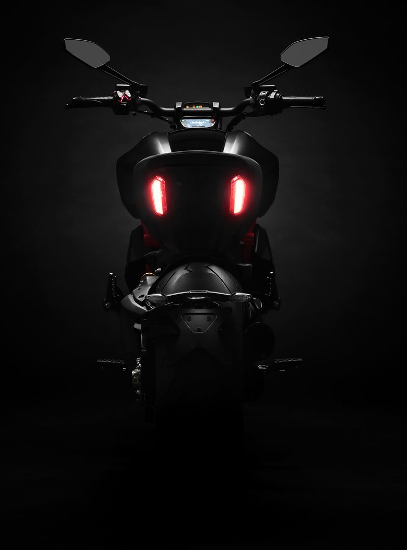 Ducati Diavel 1260 a 1260 S