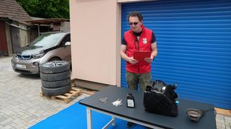 BMW i3 REX vs. Martin Vaculík: Svíčky a sací filtr na celý život? Zbláznili se v BMW? BMW i3 REX vs. Martin Vaculík: Svíčky a sací filtr na celý život? Zbláznili se v BMW?