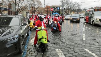 Zimní motorkářské srazy: Zima v jedné stopě Zimní motorkářské srazy: Zima v jedné stopě
