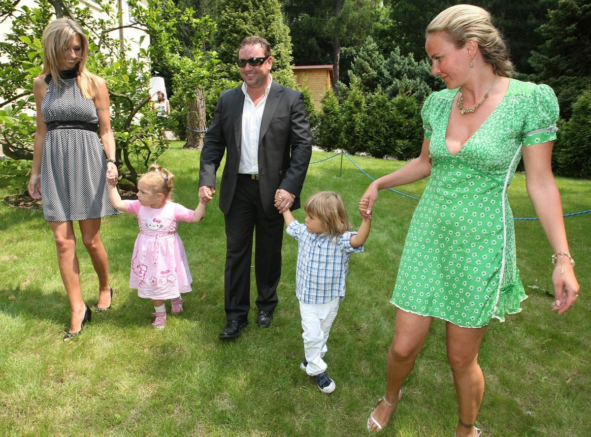 červen 2008: 2. výročí Gottlandu - s Vendulou Svobodovou a jejím synem.