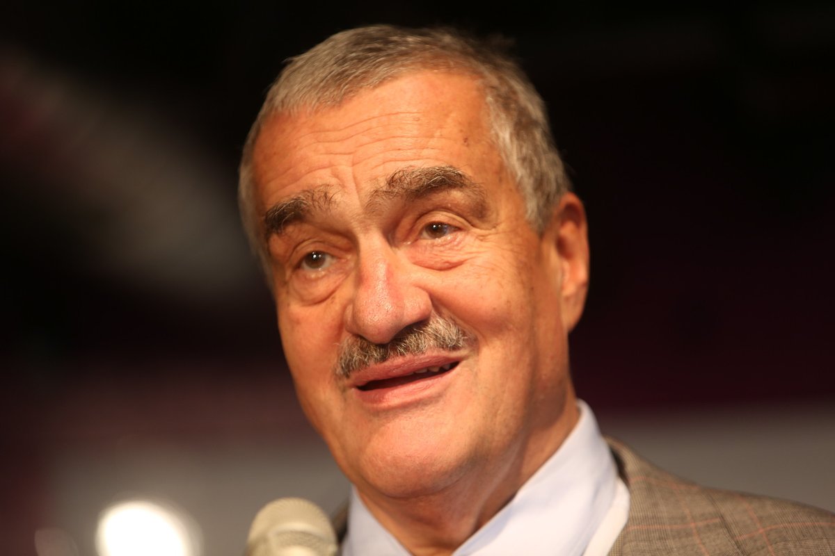 Karel Schwarzenberg - Ministr zahraničí ztělesnil politický zájem pomoci druhým.