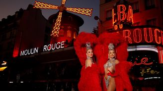 Kabaret Moulin Rouge oslavil 130 let trvání. Jak to funguje v jeho zákulisí?