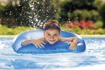 Přípravky bazénové chemie, které jsou registrovány ministerstvem zdravotnictví ČR, vyčistí vodu tak, že se v ní mohou bez problémů koupat i nejmenší děti.