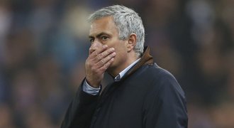 Hráč Chelsea vynášel z kabiny! Jak na to Mourinho přišel?