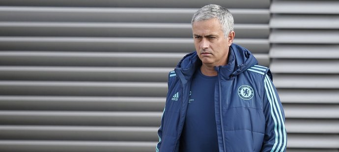Trenér Chelsea José Mourinho o sobě tvrdí, že nemá v moderním fotbale mnoho přátel
