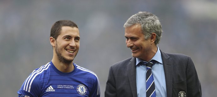 Trenér Chelsea José Mourinho si Edena Hazarda hodně váží