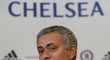 Portugalský trenér José Mourinho byl na pondělní tiskové konferenci oficiálně představen jako nový manažer londýnské Chelsea.