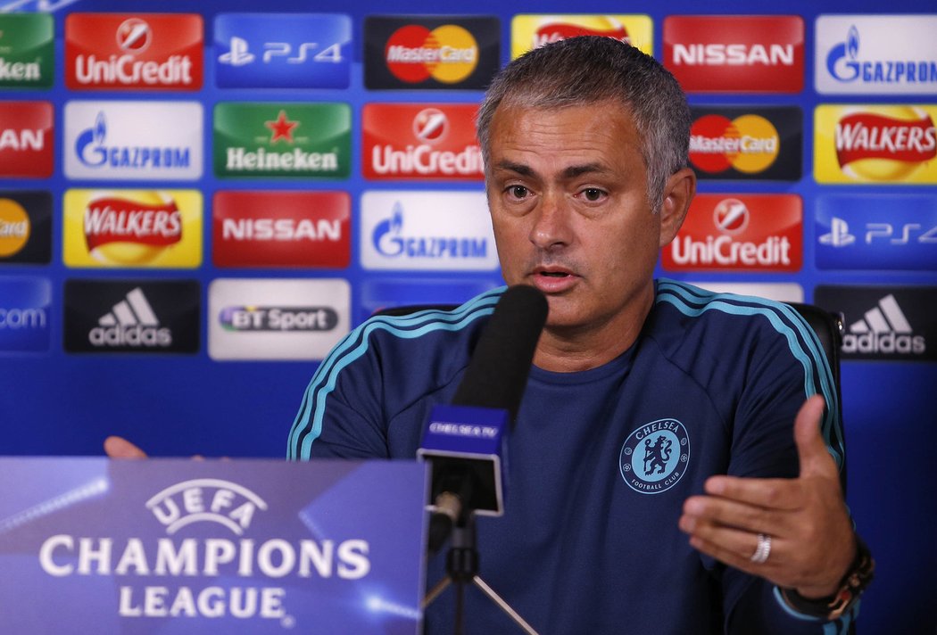 José Mourinho na tiskové konferenci Chelsea.