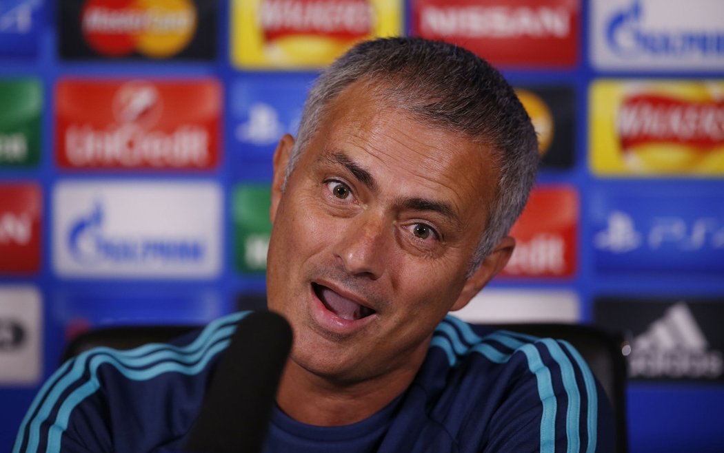 José Mourinho na tiskové konferenci Chelsea.