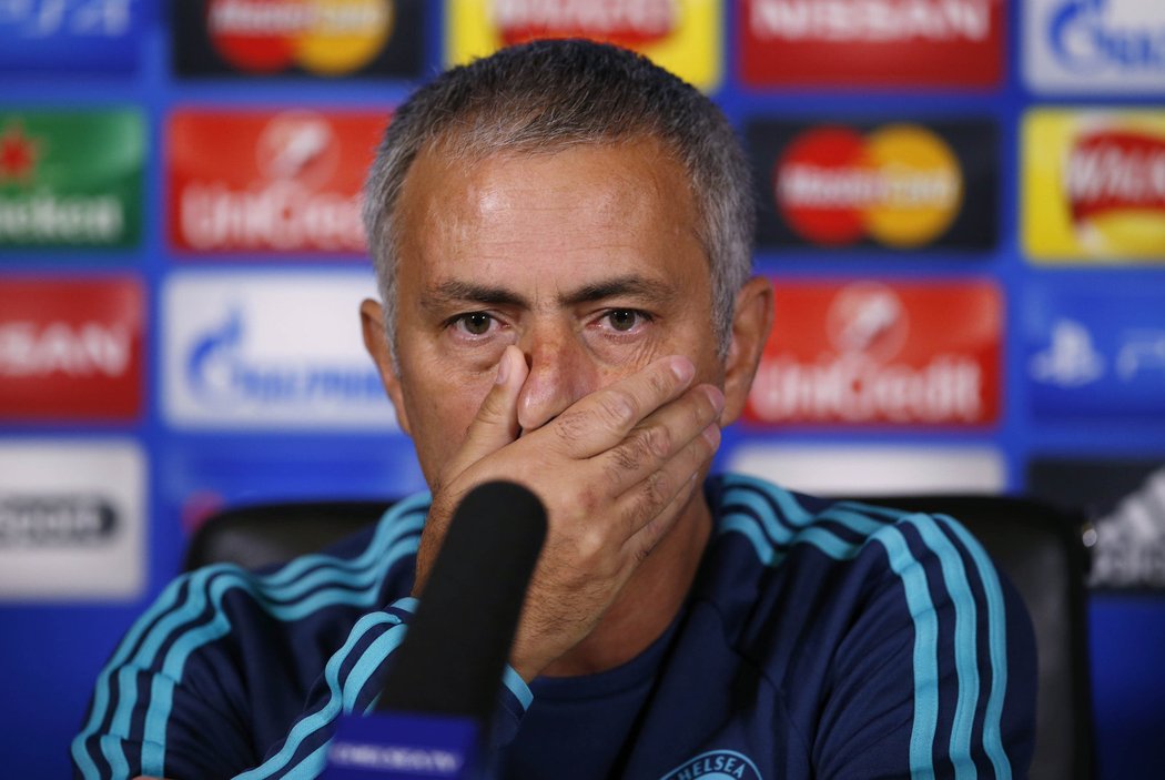 José Mourinho na tiskové konferenci Chelsea.