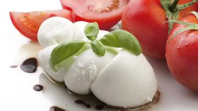 Domácí mozzarella za 30 minut: Vyrobte si tenhle skvělý sýr sami!