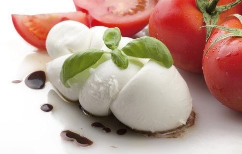 Domácí mozzarella za 30 minut: Vyrobte si tenhle skvělý sýr sami!