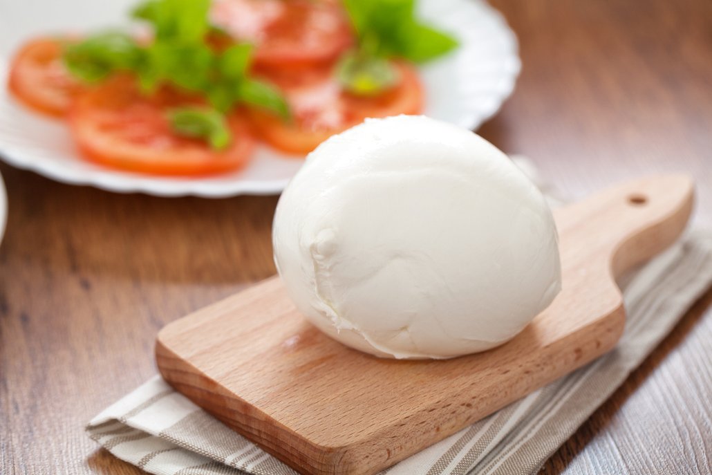 Mozzarella nesmí chybět