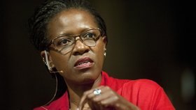 Mpho Tutu-van Furth musí vrátit kněžský titul kvůli homosexuální orientaci.