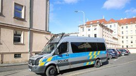 Pražský soud řešil případ údajného podvodu, kdy měl policejní důstojník nadržovat svému podřízenému, který je shodou okolností jeho zetěm. (ilustrační foto)