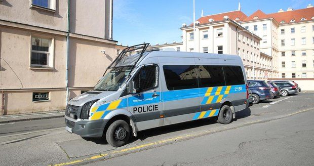 Pražský soud řešil případ údajného podvodu, kdy měl policejní důstojník nadržovat svému podřízenému, který je shodou okolností jeho zetěm. (ilustrační foto)