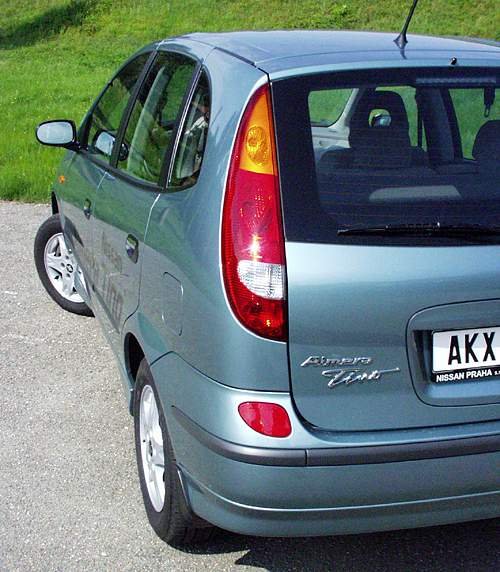 Nissan Almera Tino