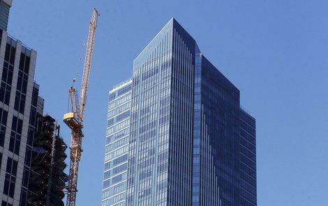 Millennium Tower byl dokončen v roce 2009. Se svými 196,6 metru je to 4. nejvyšší mrakodrap ve městě. Stavba stála téměř 9 miliard korun.