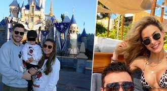 Češi během pauzy NHL: Hertl v Disneylandu i exotická dovolená