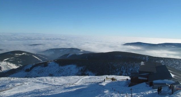 Mozková mrtvice na vrcholu Sněžky: Seniorce zachránil život vrtulník