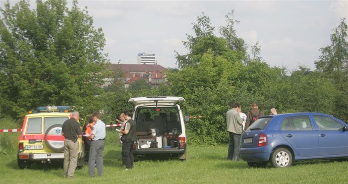 Policie na místě nálezu mrtvoly
