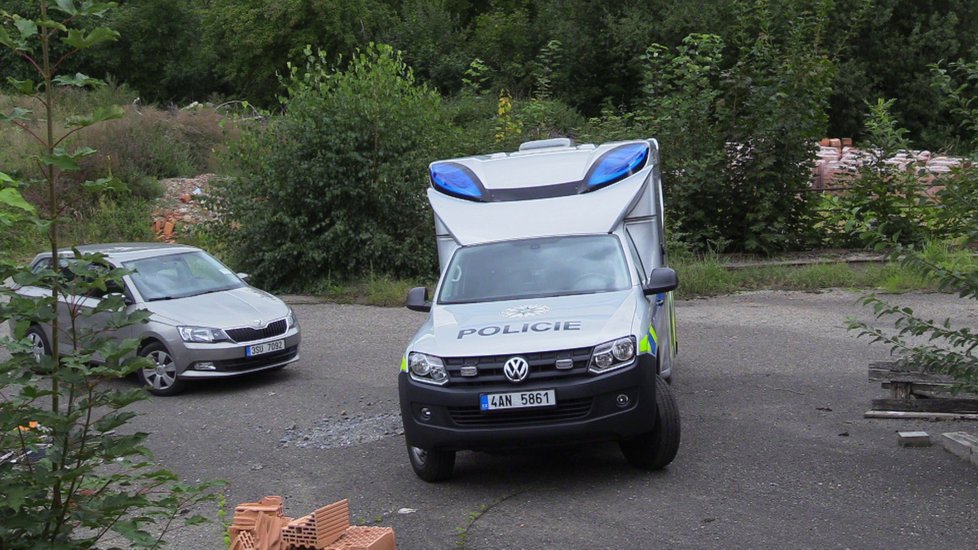 Ve Voticích našla policie lidskou kostru.