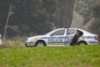 Mrtvé miminko našli na poli. Policie na Olomoucku pátrá po matce novorozence