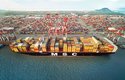 MSC Gülsün je jedním ze tří identických kontejnerových velikánů, další se jmenují Samar a Leni