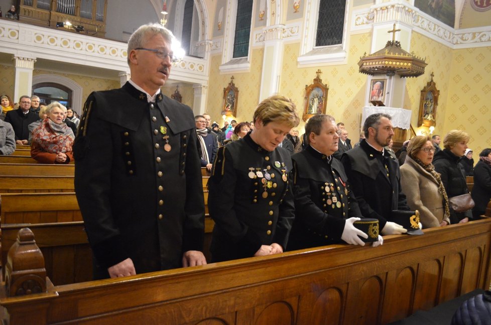 Mše svatá za uhořelé horníky na Štědrý den ve Stonavě.