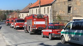 V Mšeckých Žehrovicích na Rakovnicku v neděli odpoledne zemřel muž, na kterého spadl stroj