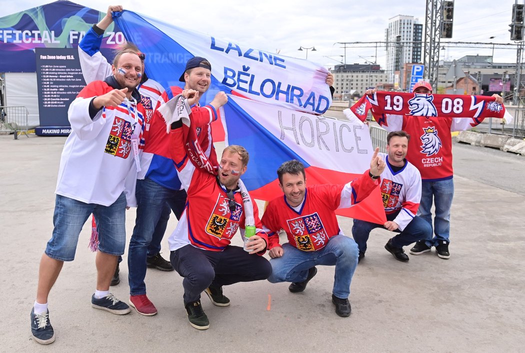 Fanoušci přímo v dějišti MS vytváří českým hokejistům skvělou diváckou kulisu